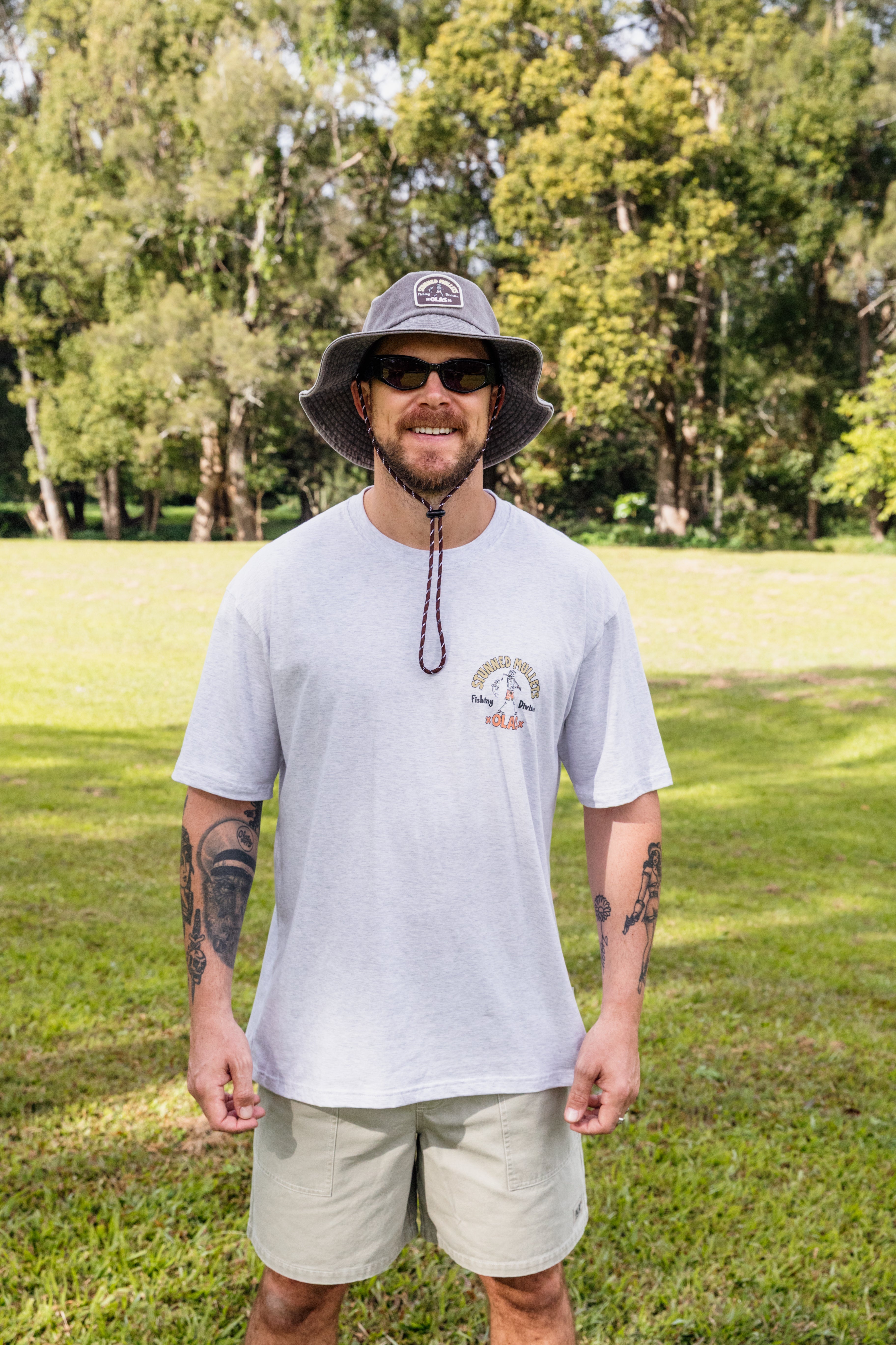 STUNNED MULLETS TEE - OLAS SUPPLY CO.