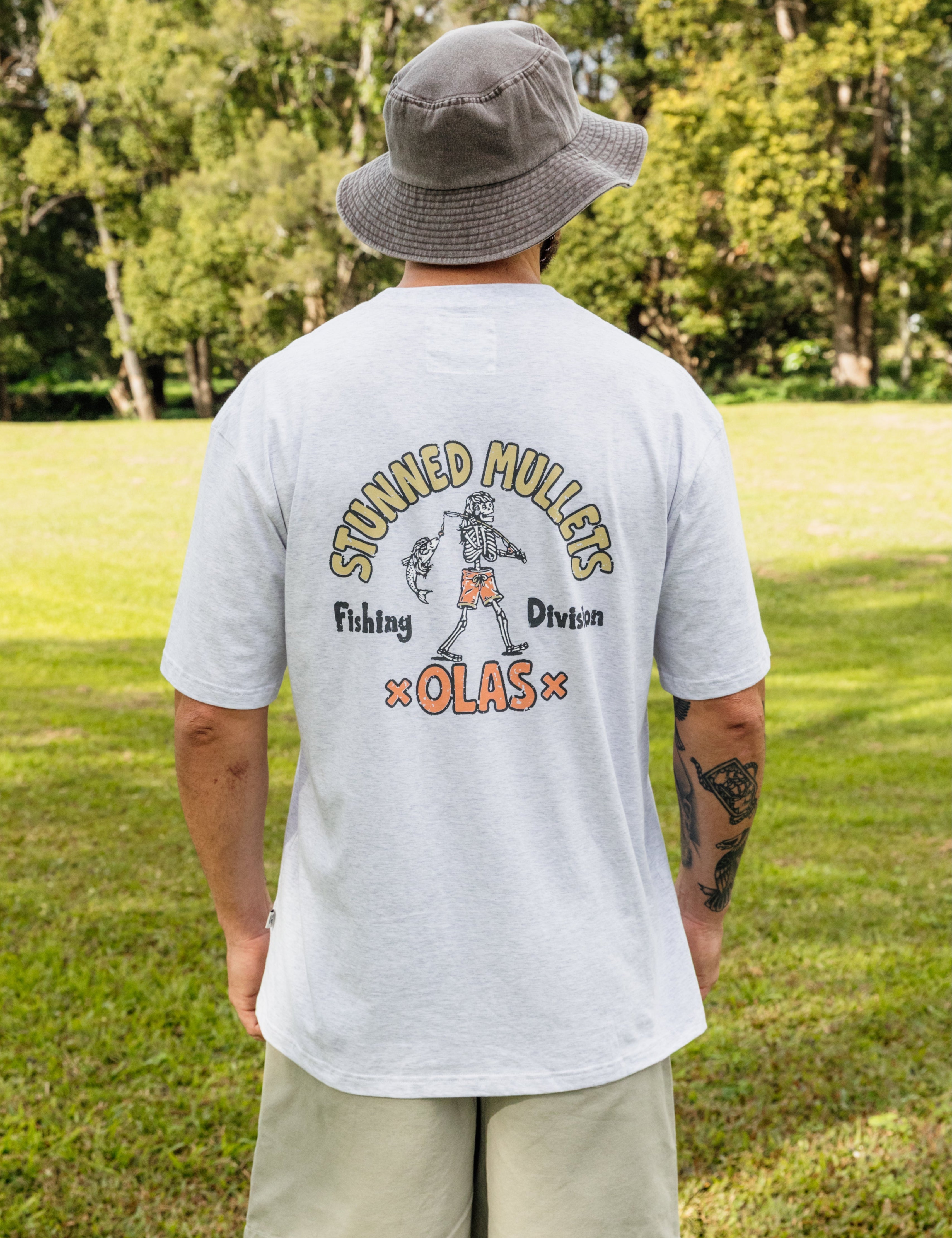 STUNNED MULLETS TEE - OLAS SUPPLY CO.